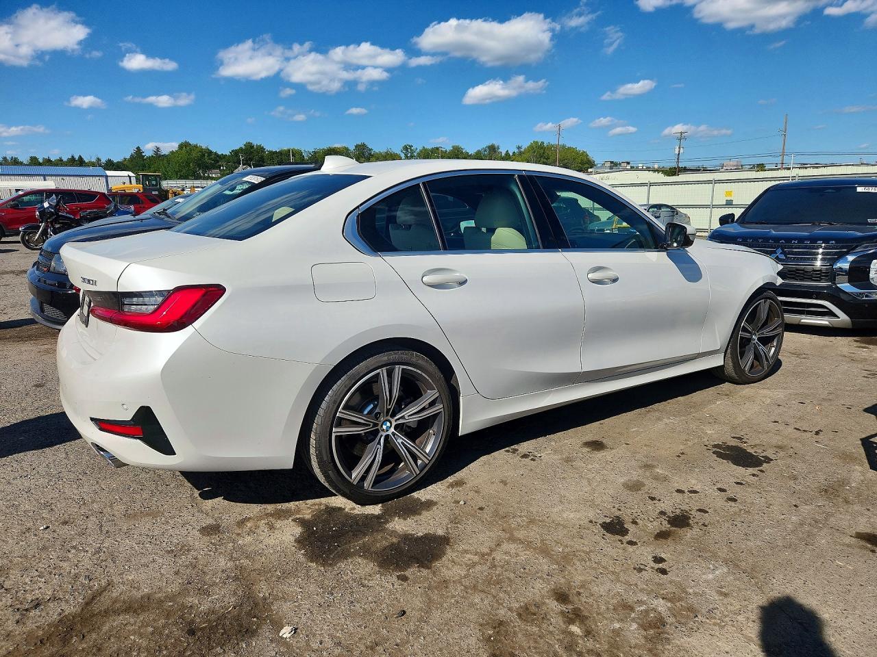 2021 BMW Seria 3 330i - zdjęcie 3