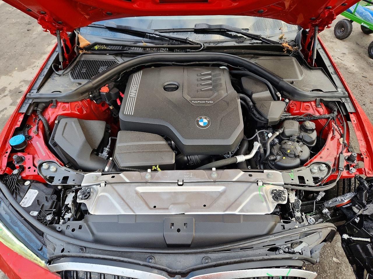 2023 BMW Seria 3 330i - zdjęcie 11