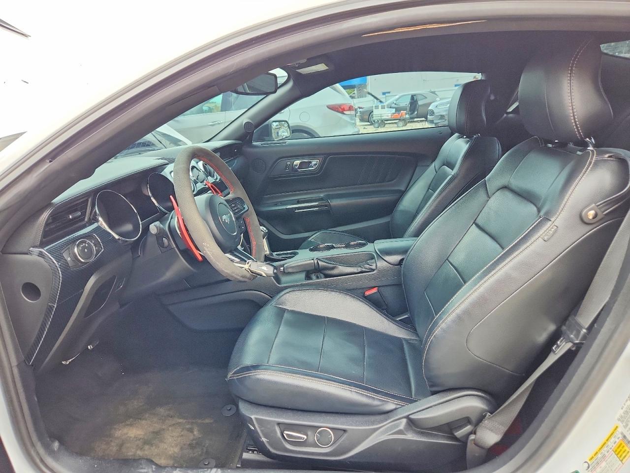 2017 Ford Mustang - zdjęcie 7