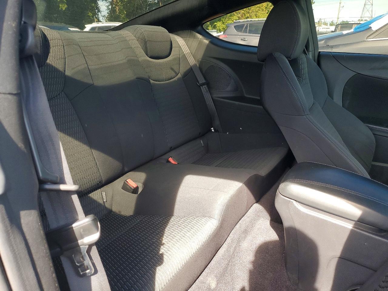 2013 Hyundai Genesis Coupe 2.0T - zdjęcie 10