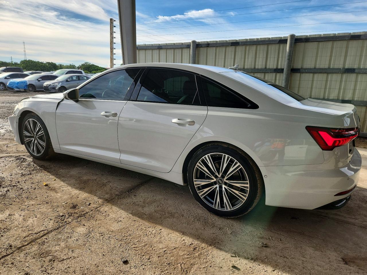 2023 Audi A6 Premium Plus - zdjęcie 2