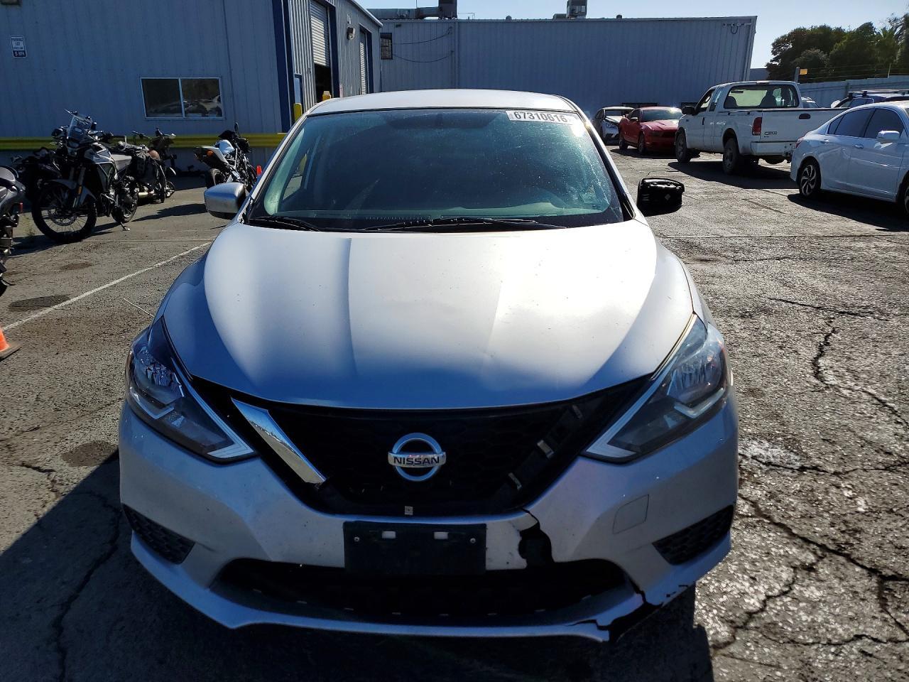 2016 Nissan Sentra S - zdjęcie 5