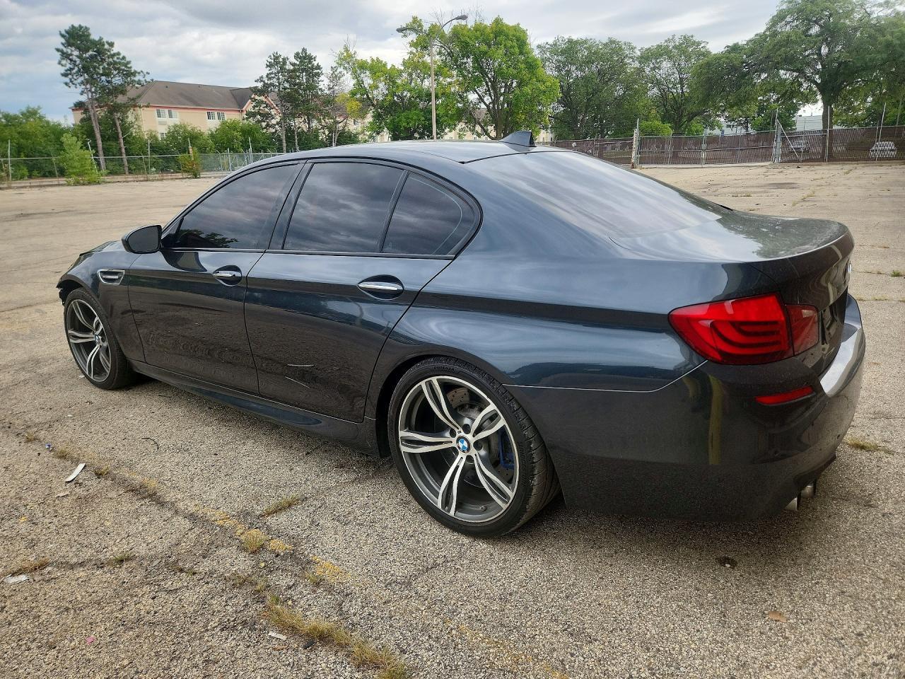2013 BMW M5 - zdjęcie 2
