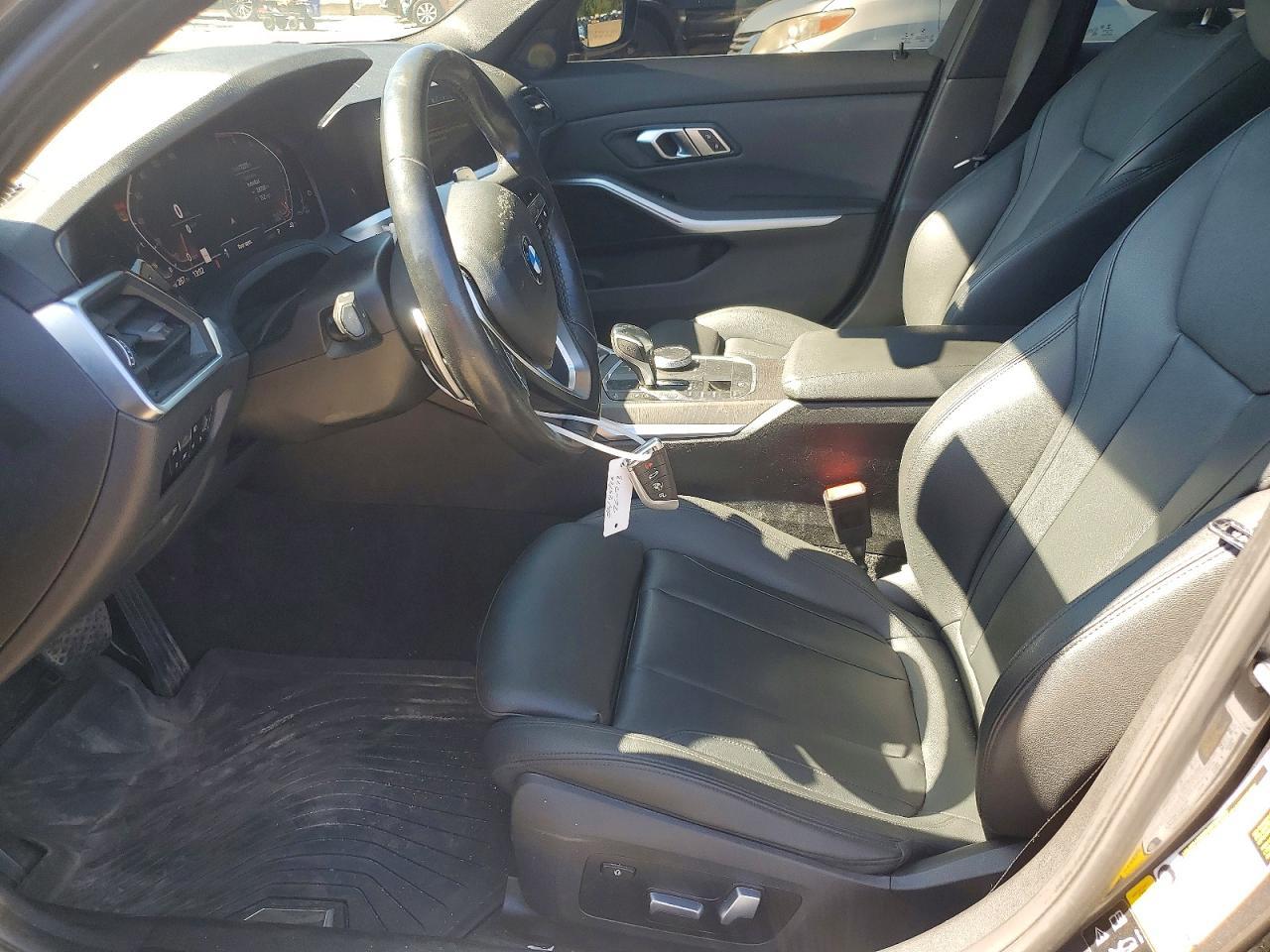 2020 BMW Seria 3 330i - zdjęcie 7