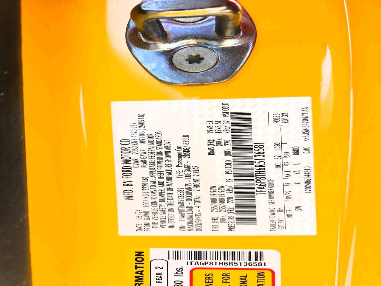 2024 Ford Mustang - zdjęcie 12