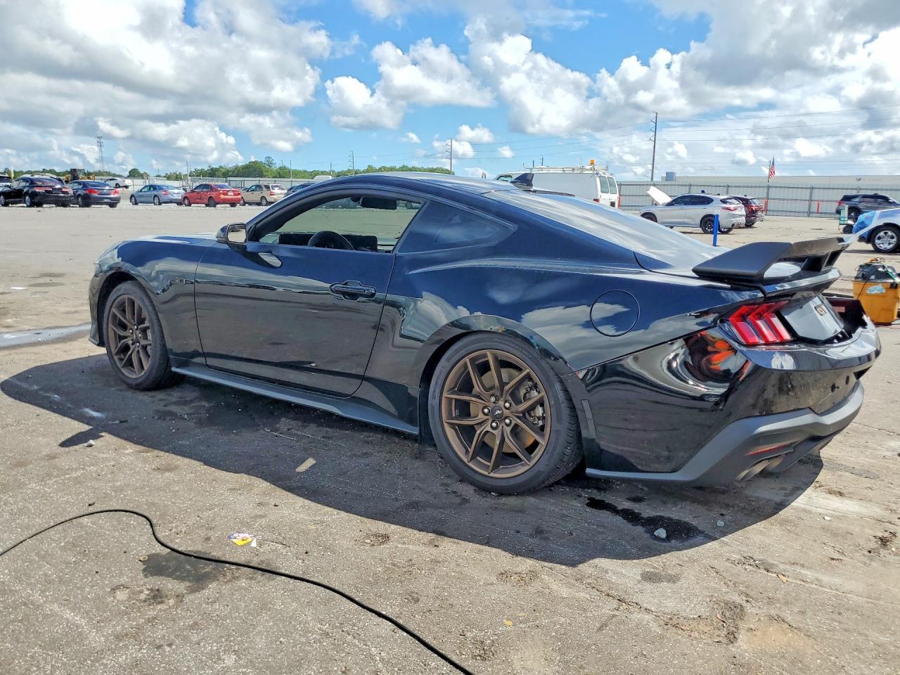 2025 Ford Mustang Gt - zdjęcie 2