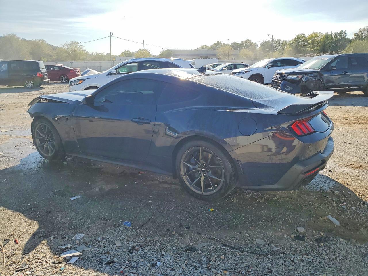2025 Ford Mustang Dark Horse - zdjęcie 2