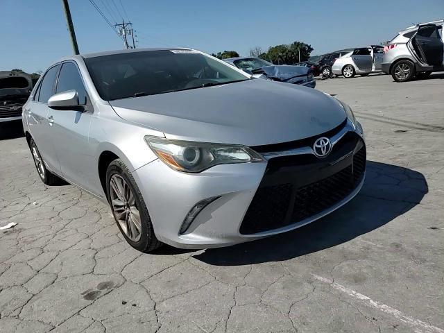 2016 Toyota Camry Se - zdjęcie 13