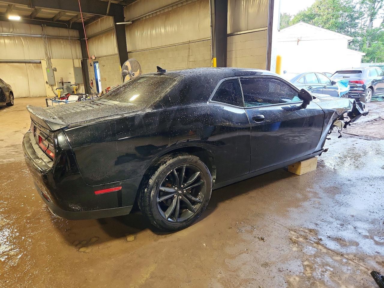 Dodge Challenger - zdjęcie 3