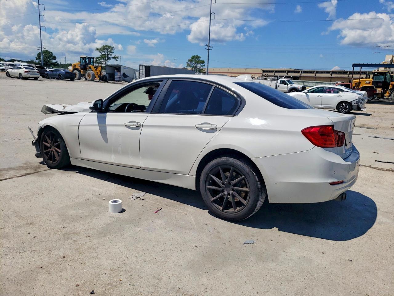 2014 BMW 328 I - zdjęcie 2
