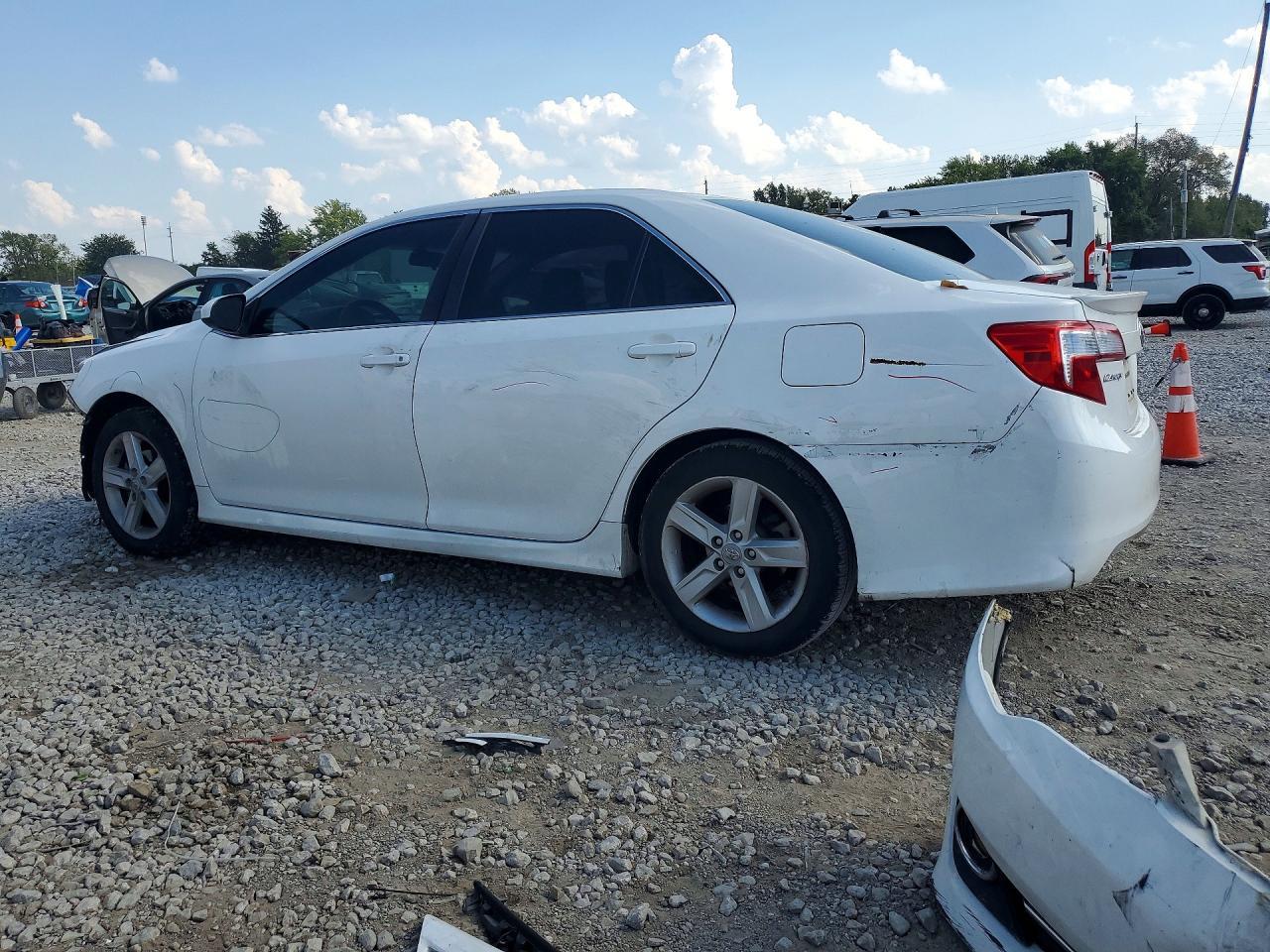 2026 Toyota Camry Se - zdjęcie 2