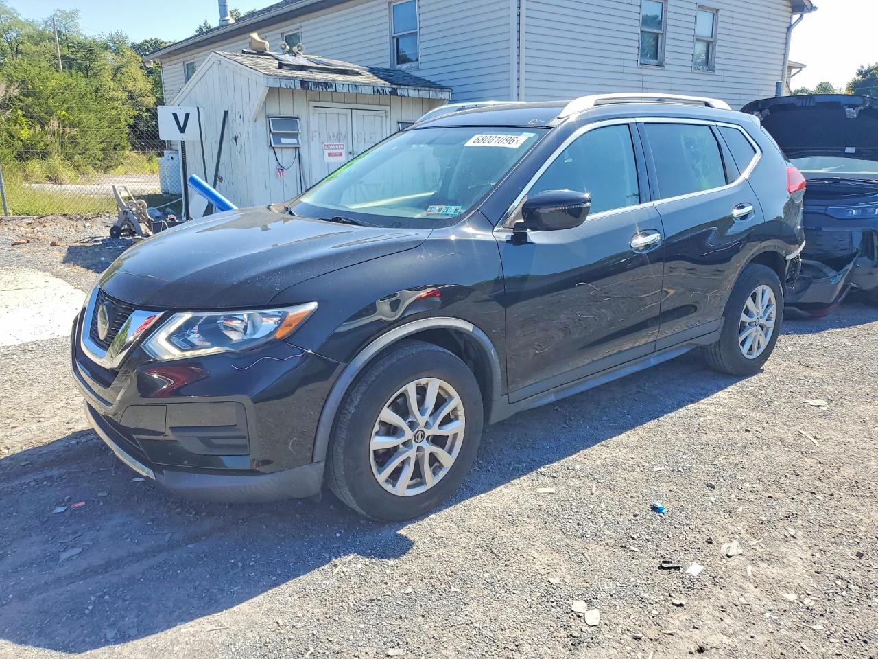 2018 Nissan Rogue Sv - zdjęcie główne