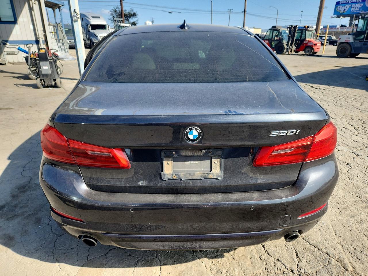2017 BMW 530 I - zdjęcie 6