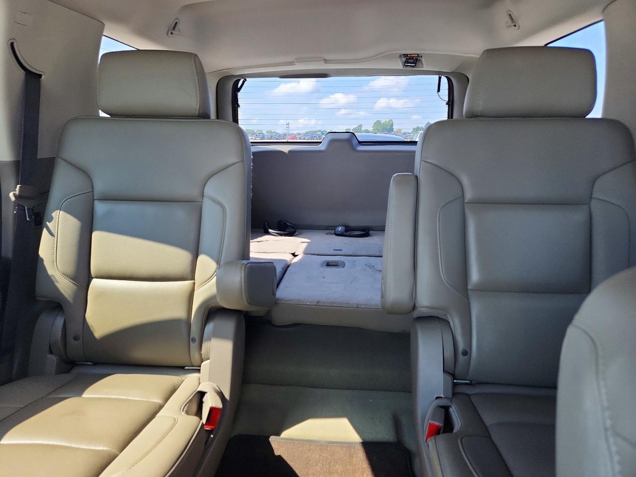 2017 Chevrolet Tahoe C1500 Premier - zdjęcie 10