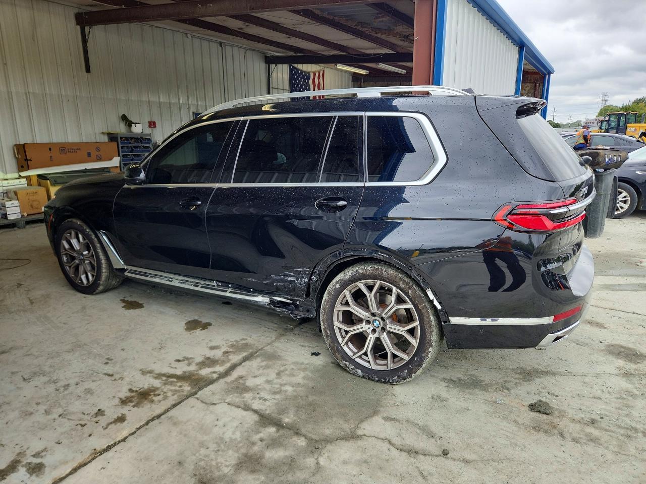 2024 BMW X7 xDrive40I - zdjęcie 2