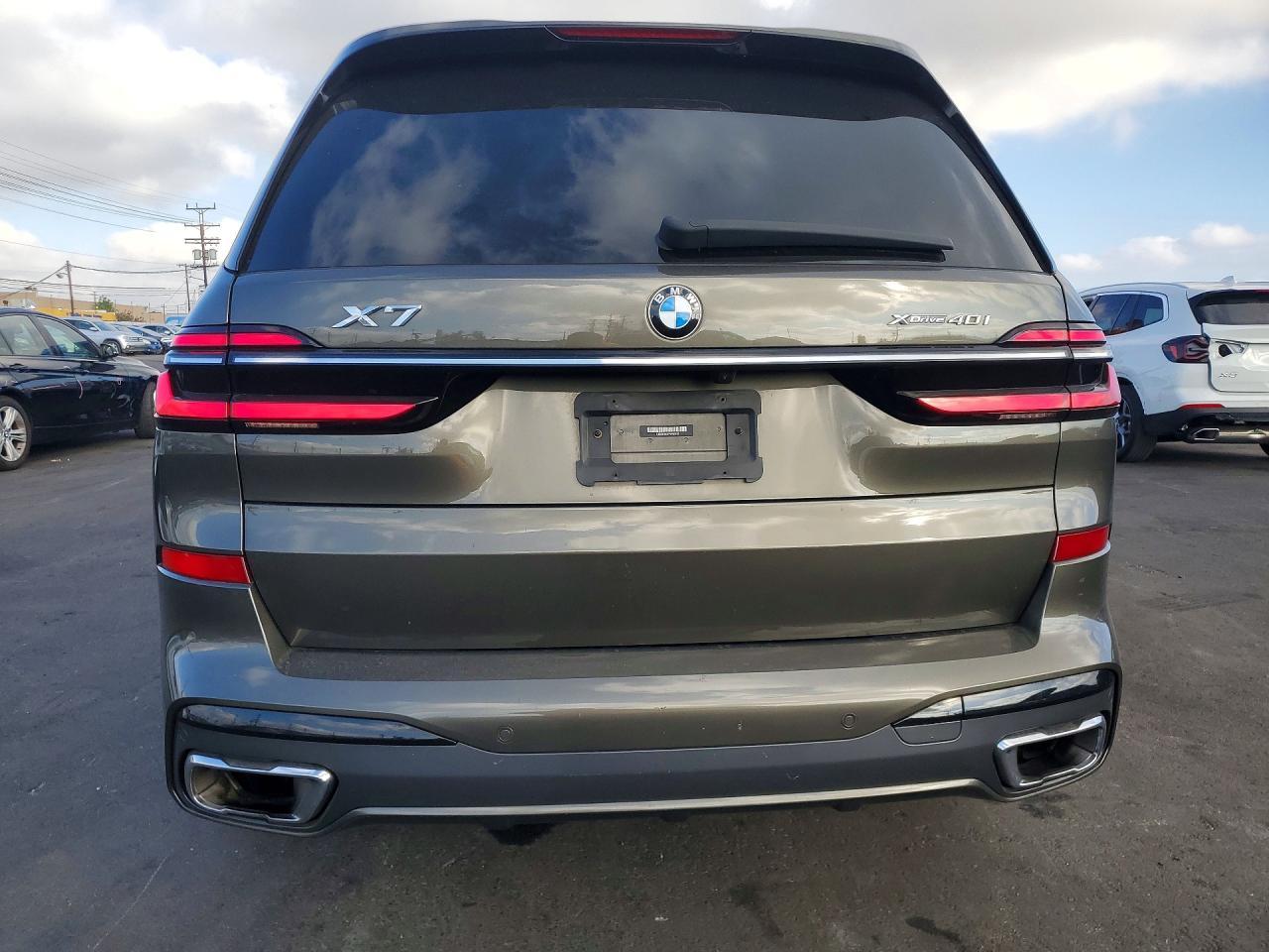 2023 BMW X7 xDrive40I - zdjęcie 6