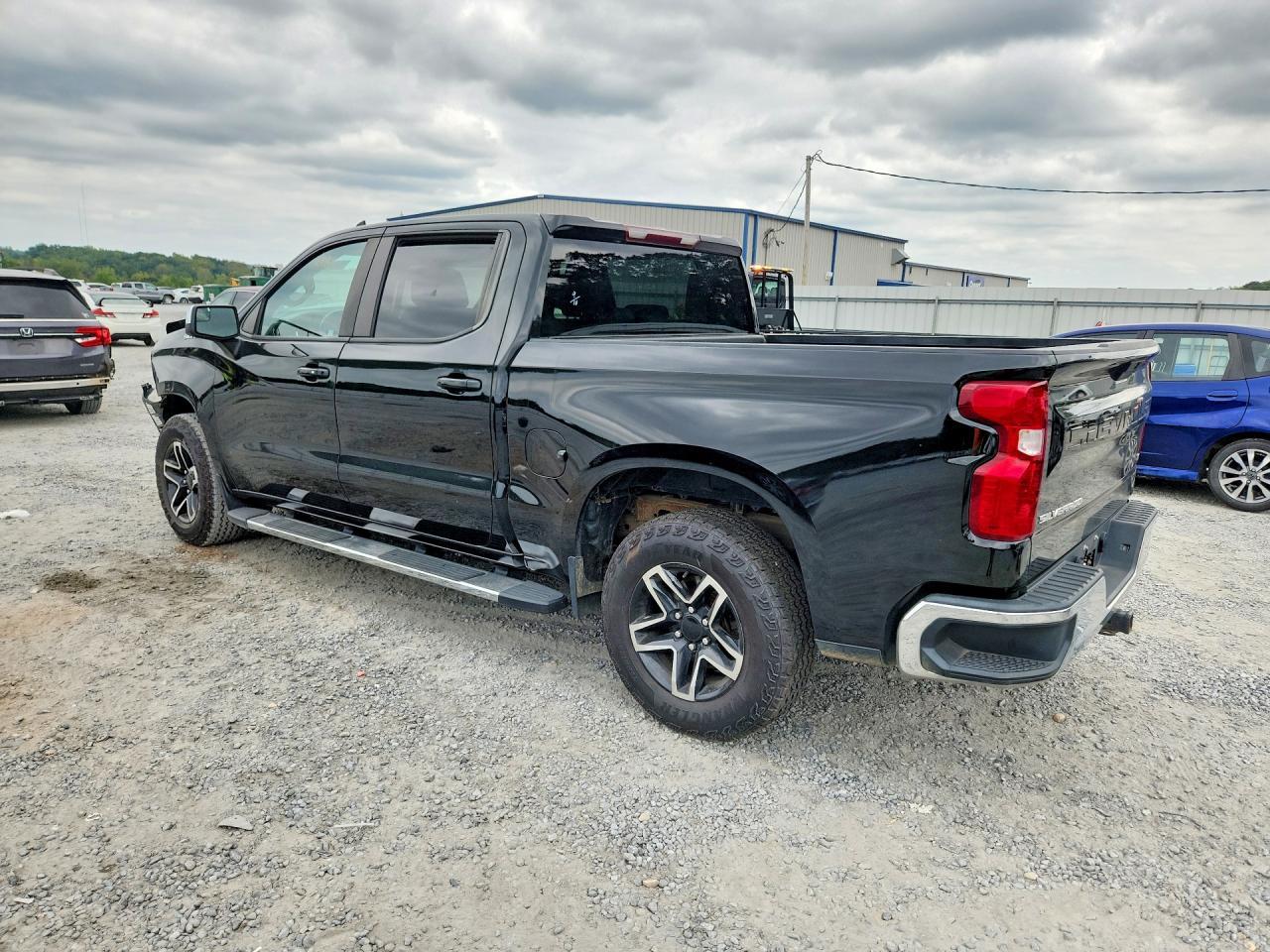 2020 Chevrolet Silverado K1500 Lt - zdjęcie 2