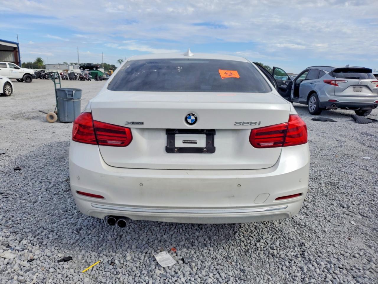 2016 BMW Seria 3 328i - zdjęcie 6