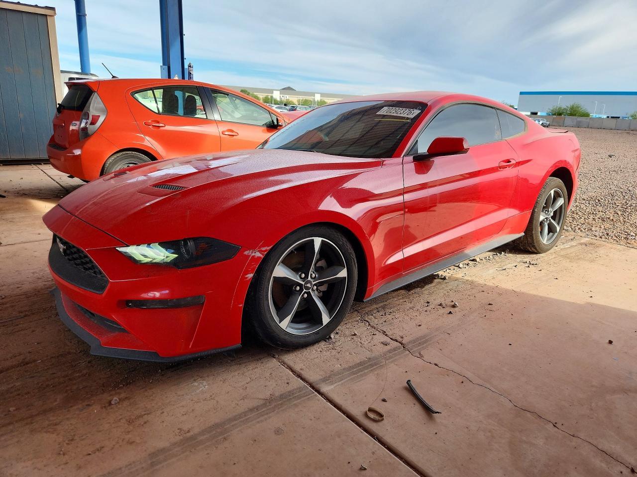 2022 Ford Mustang - zdjęcie główne
