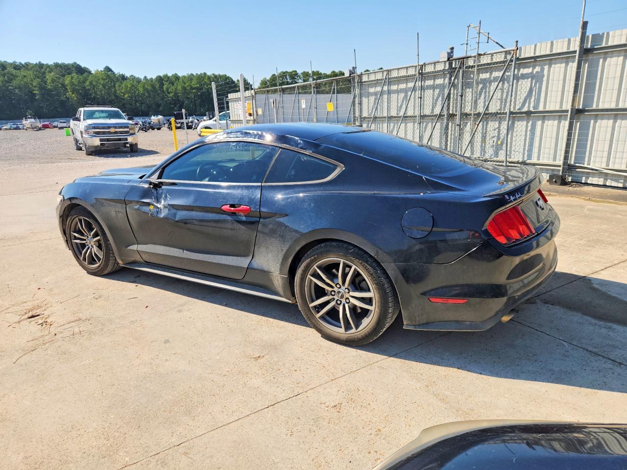 2017 Ford Mustang - zdjęcie 2