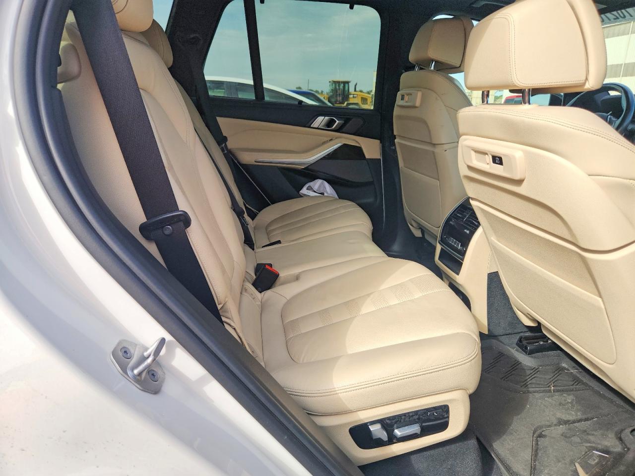 2021 BMW X5 - zdjęcie 10