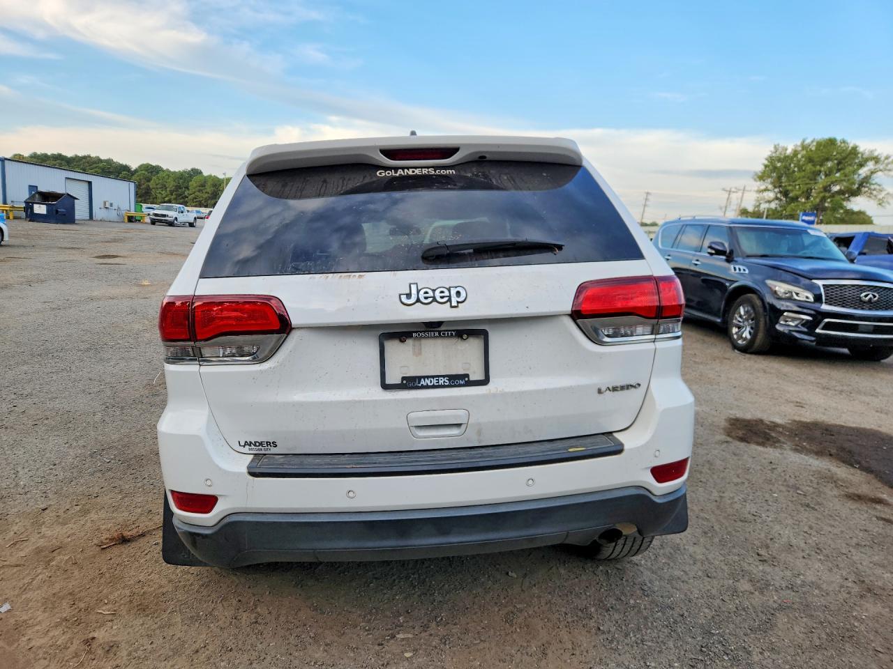 2021 Jeep Grand Cherokee Laredo - zdjęcie 6