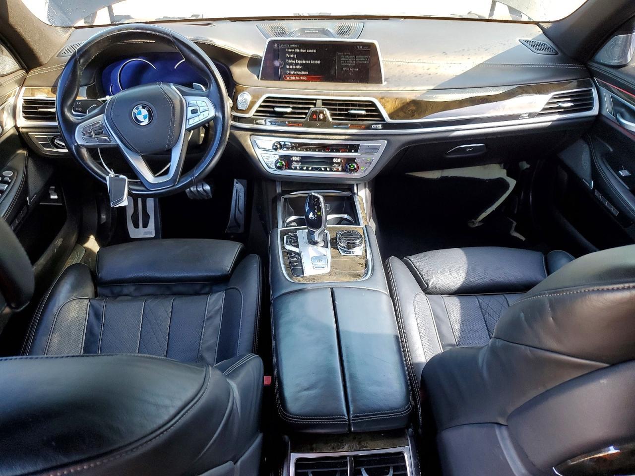2016 BMW 750 I - zdjęcie 8
