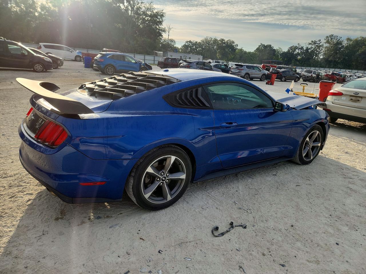 2017 Ford Mustang - zdjęcie 3