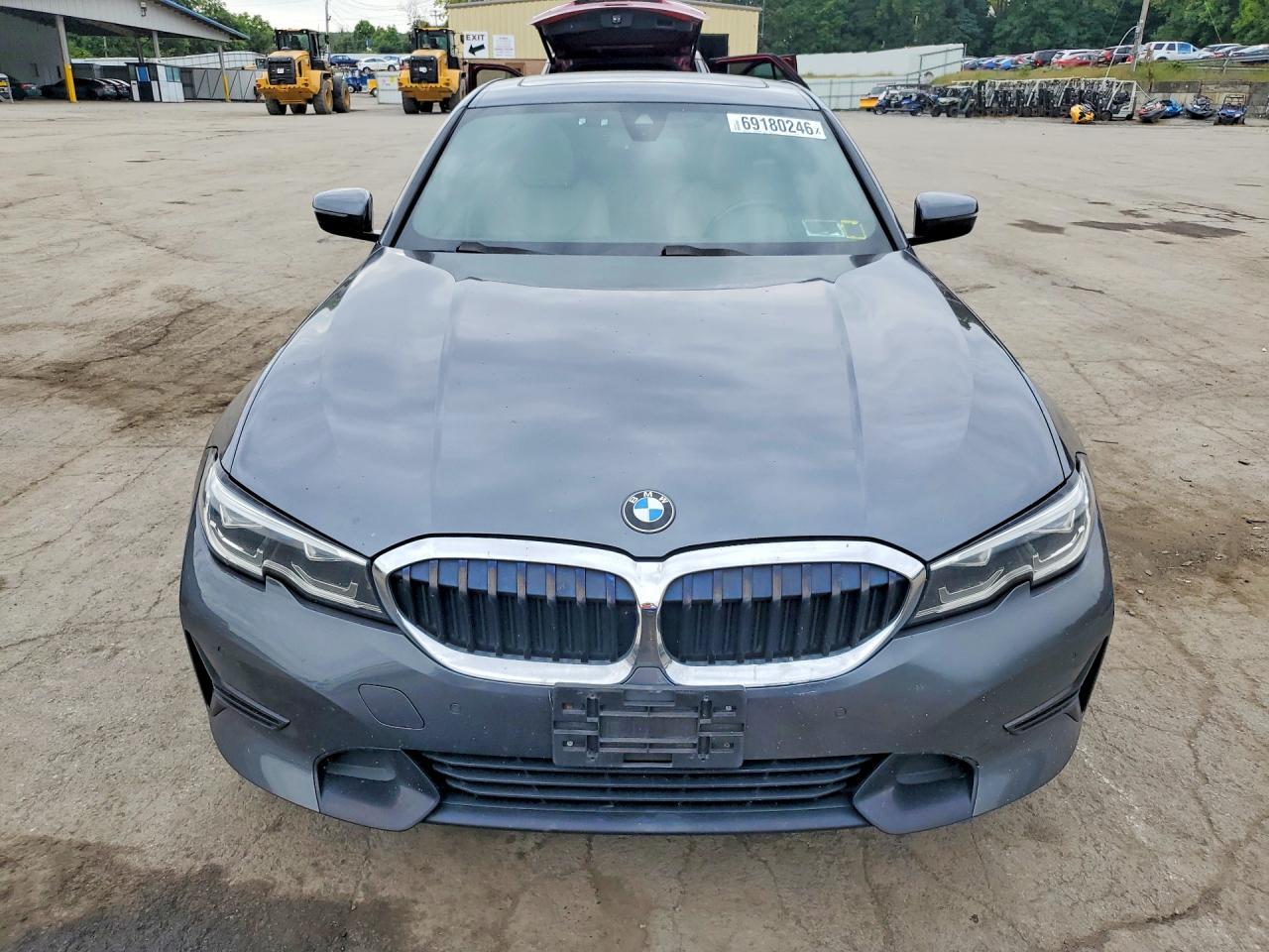 2020 BMW Seria 3 330i - zdjęcie 5