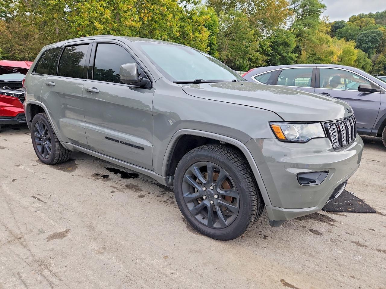 2020 Jeep Grand Cherokee Laredo - zdjęcie 4