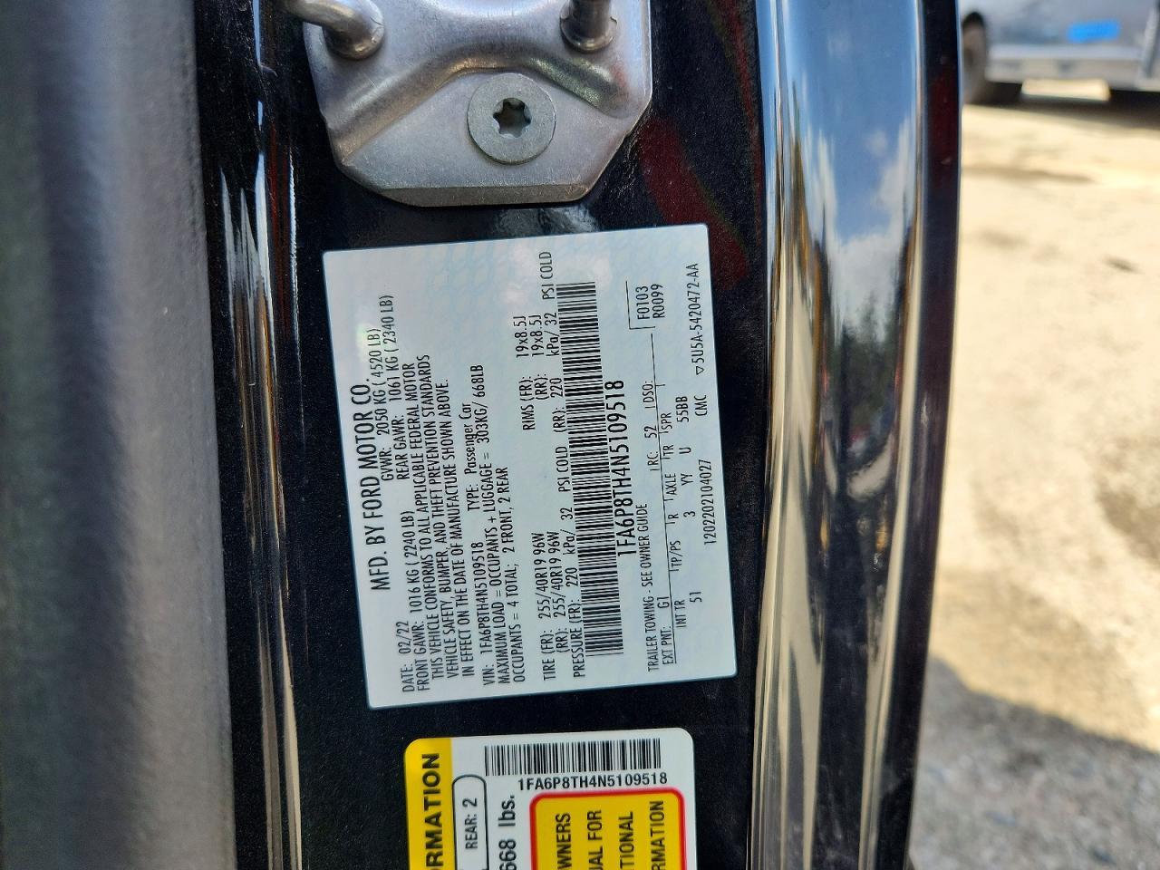 2022 Ford Mustang Mach - zdjęcie 12