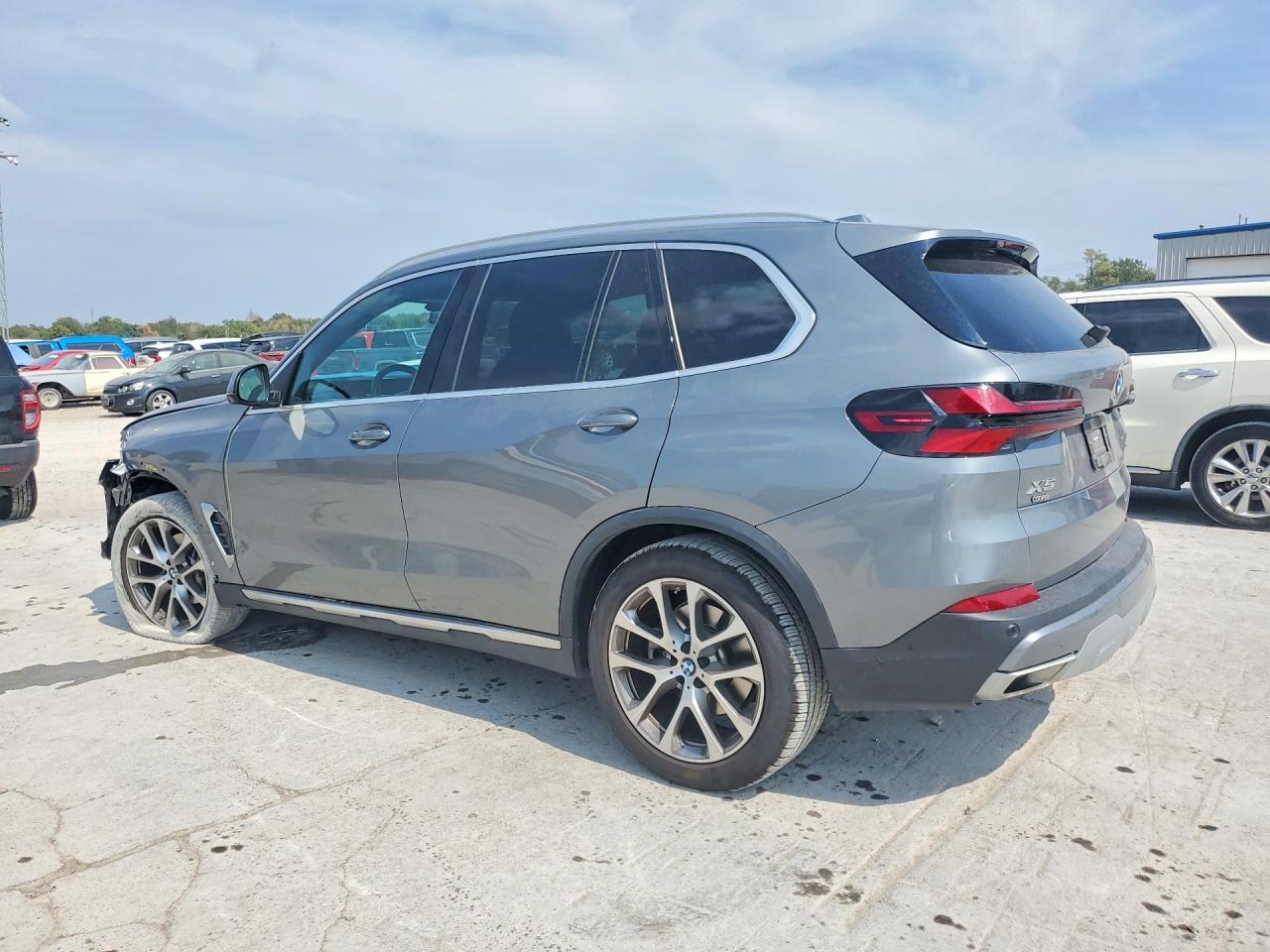 2024 BMW X5 xDrive40I - zdjęcie 2