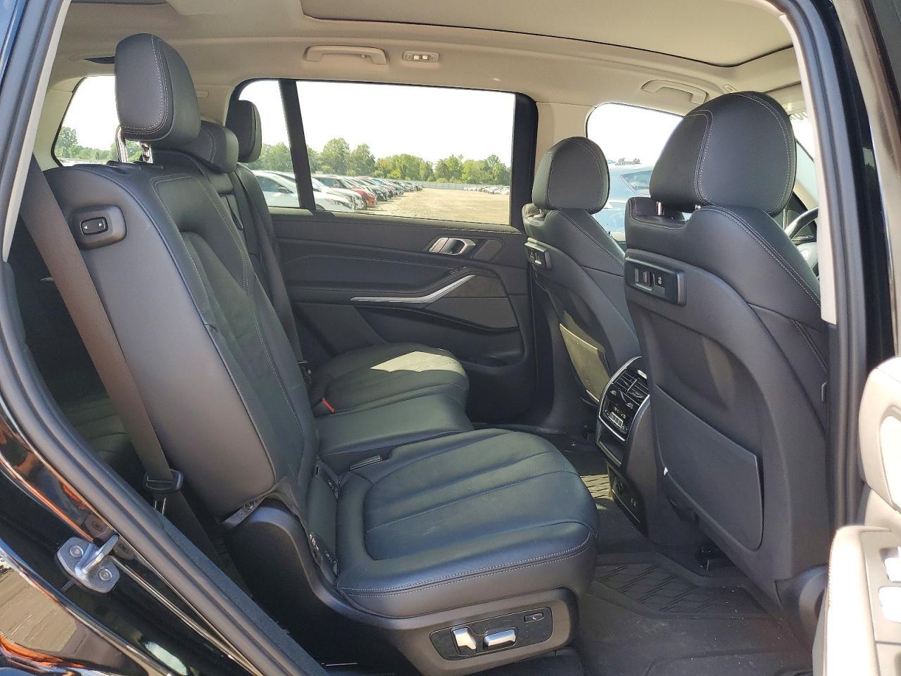 2020 BMW X7 xDrive40I - zdjęcie 11