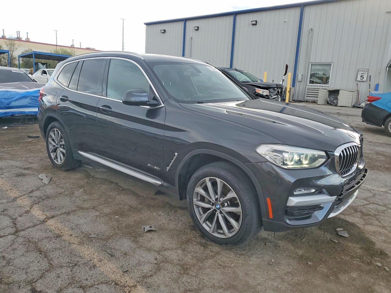2018 BMW X3 xDrive30I - zdjęcie 4