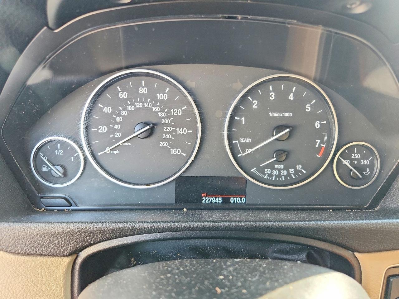 2015 BMW 320 I - zdjęcie 9
