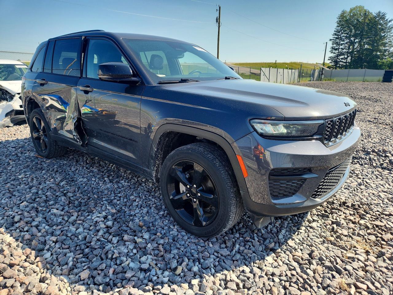 2023 Jeep Grand Cherokee Laredo - zdjęcie 4