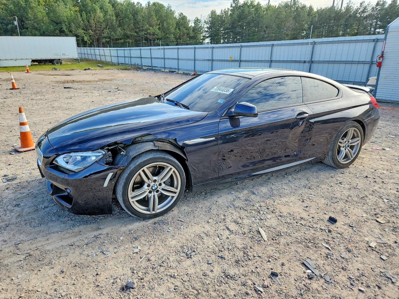 2015 BMW Seria 6 Coupe 650i - zdjęcie główne