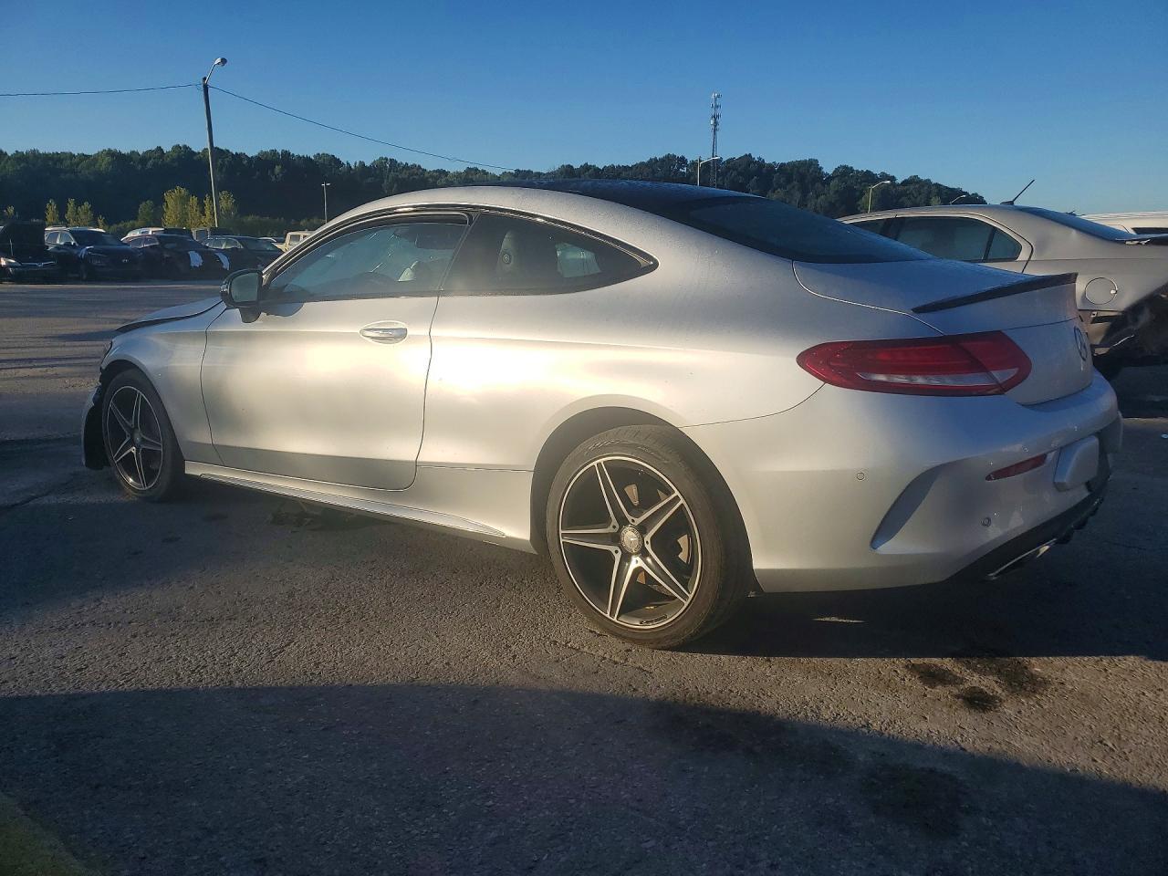 2017 Mercedes-Benz C 300 4Matic - zdjęcie 2