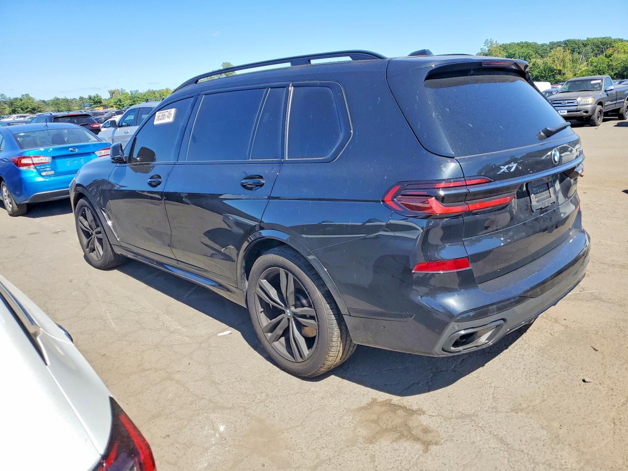 2025 BMW X7 xDrive40I - zdjęcie 2