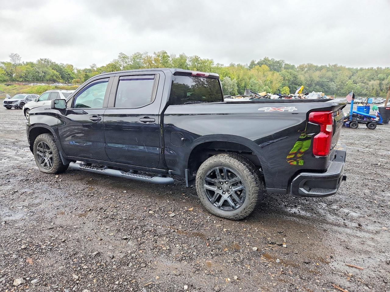 2021 Chevrolet Silverado K1500 Custom - zdjęcie 2