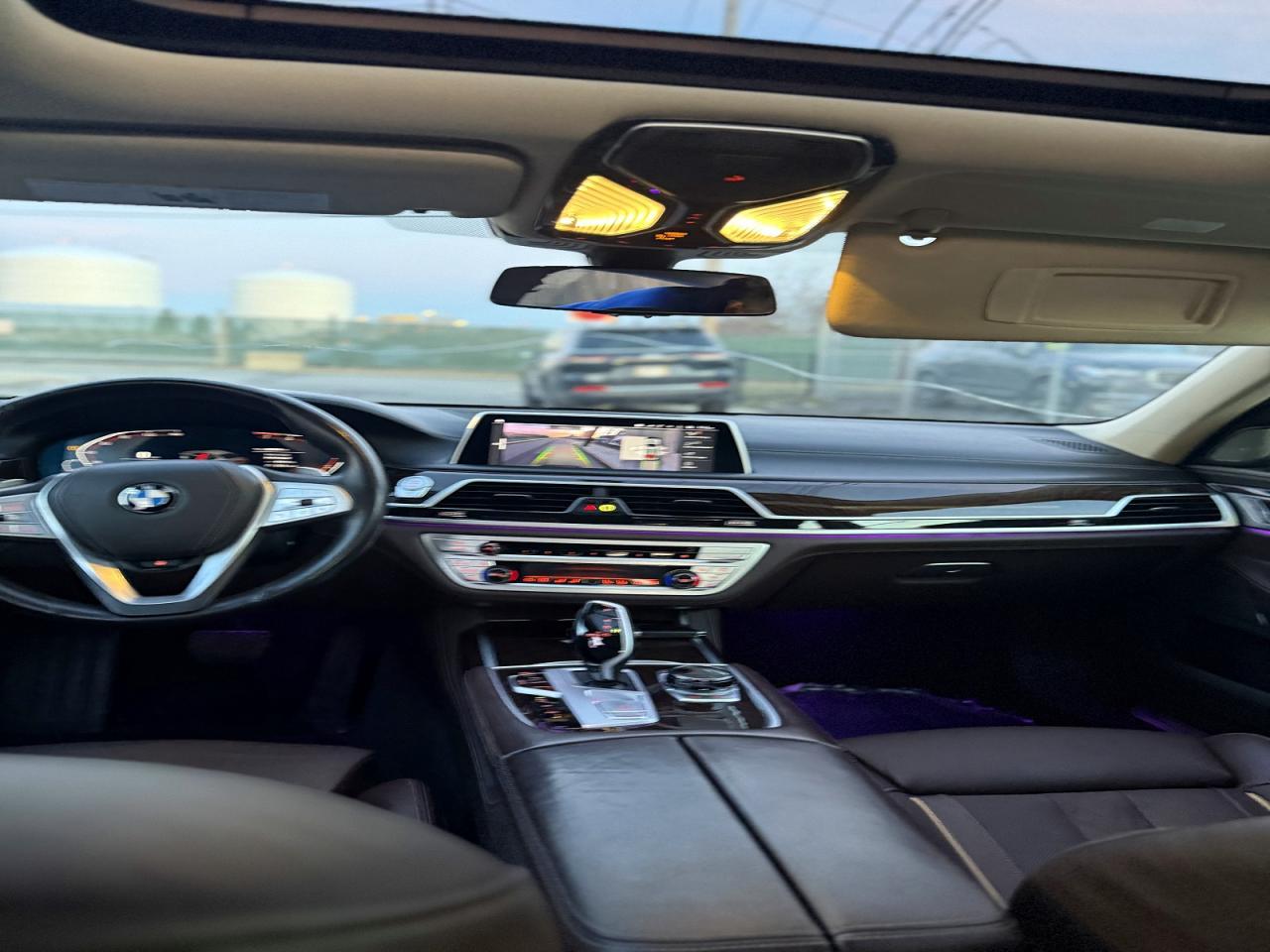 2022 BMW Seria 7 740i - zdjęcie 8