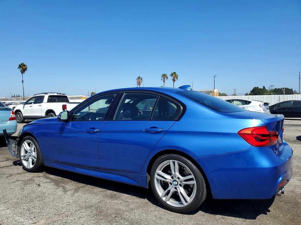 2018 BMW 330 I - zdjęcie 2