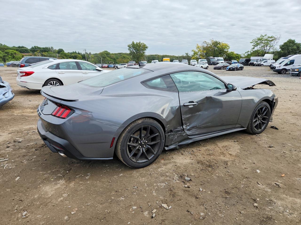 2026 Ford Mustang - zdjęcie 3