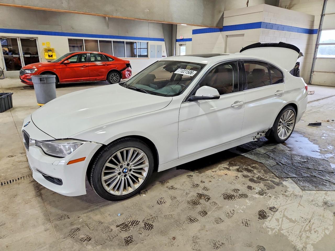 2014 BMW Seria 3 328i - zdjęcie główne