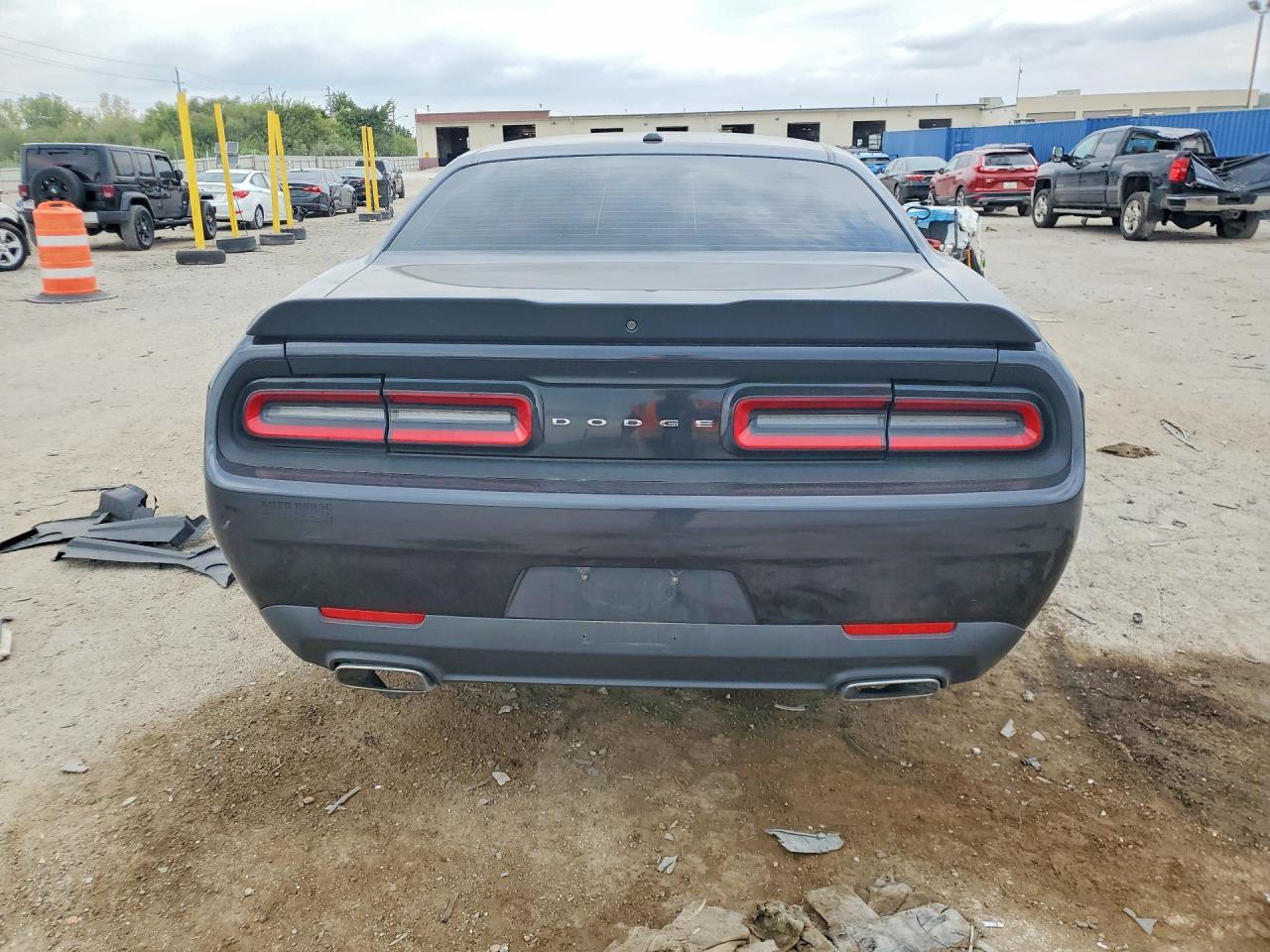 2017 Dodge Challenger Sxt - zdjęcie 6