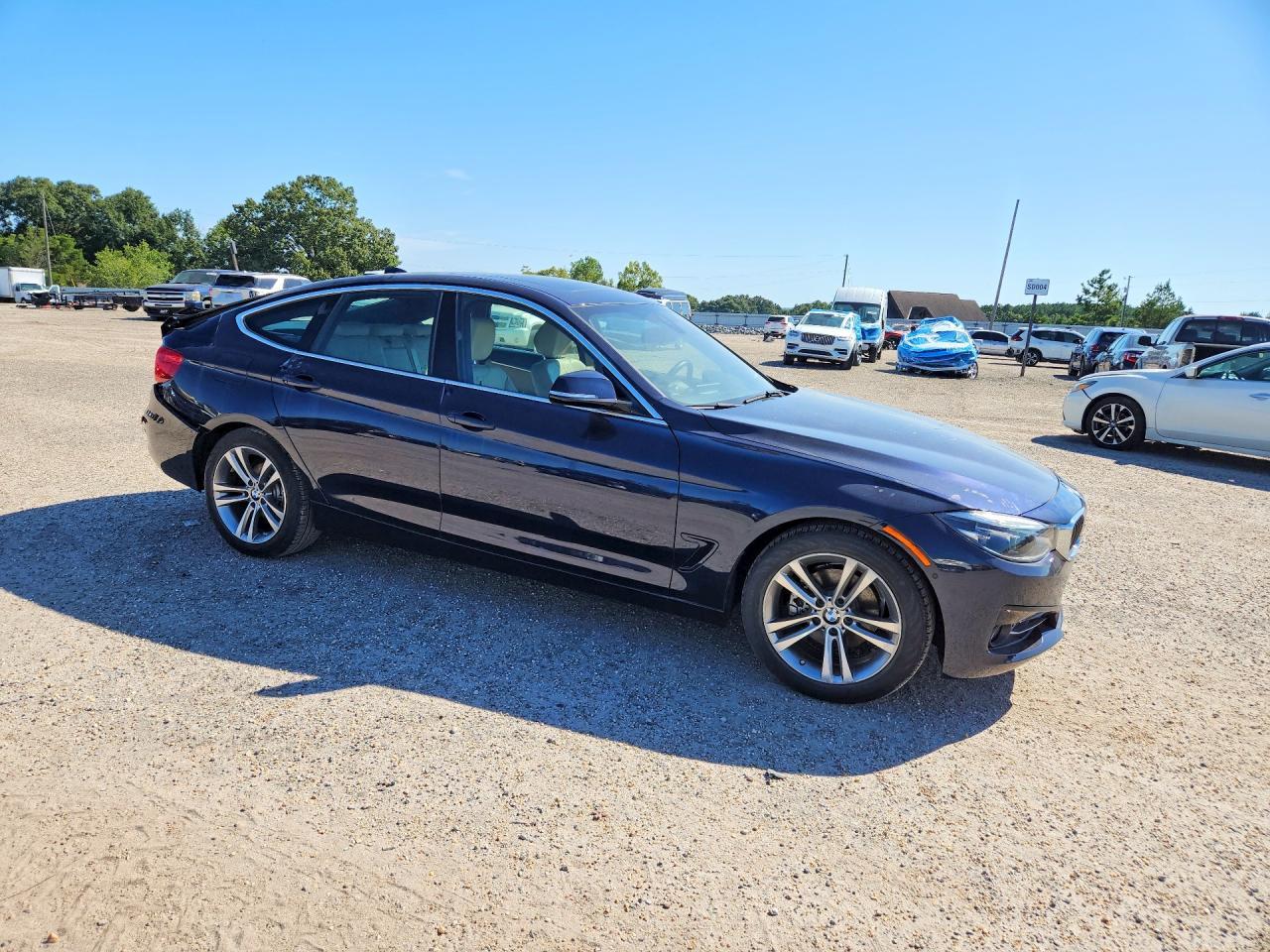 2017 BMW Seria 3 330i - zdjęcie 4
