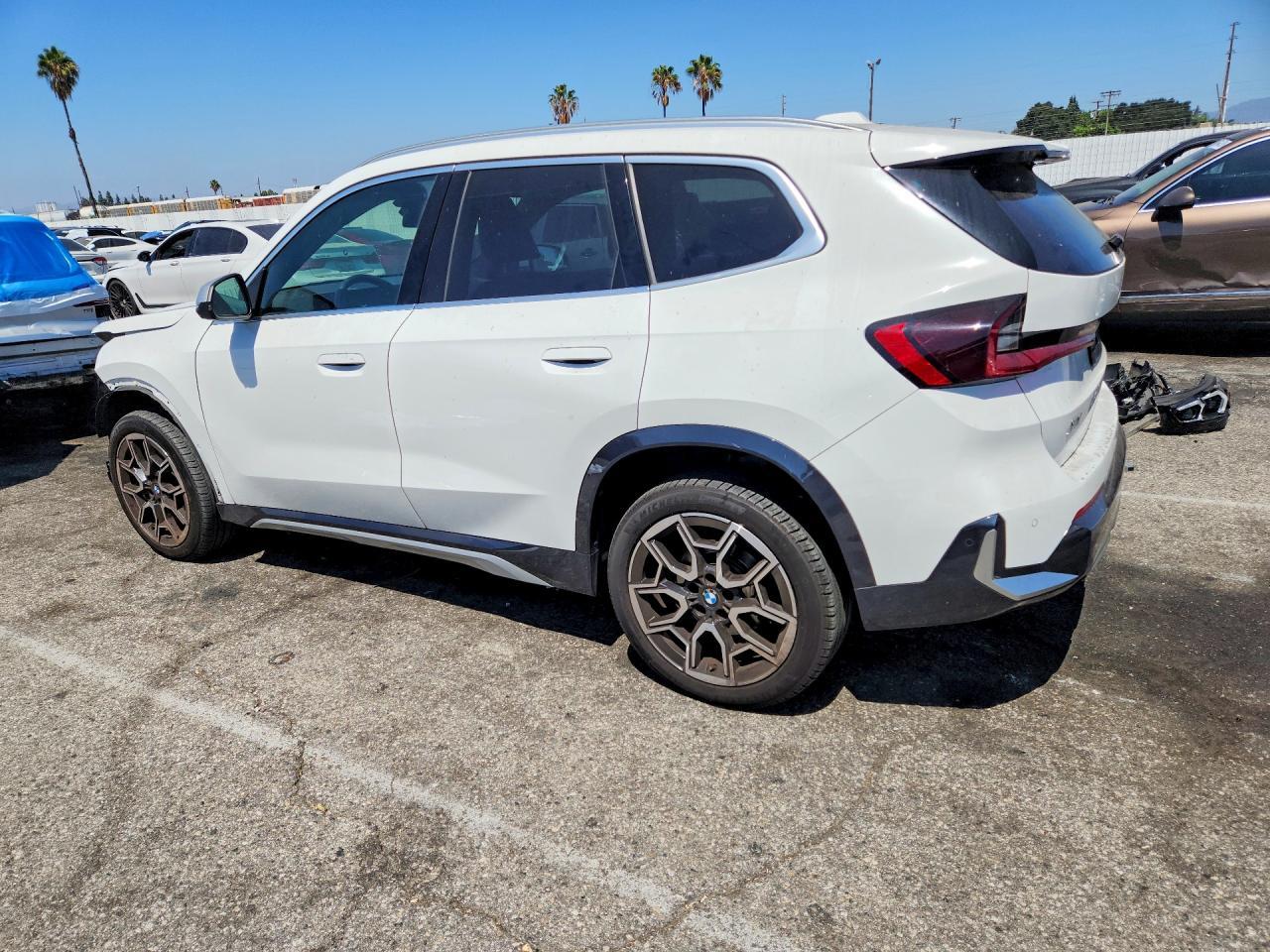 2023 BMW X1 xDrive28I - zdjęcie 2