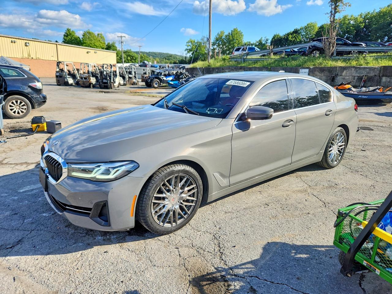2021 BMW Seria 5 530i - zdjęcie główne