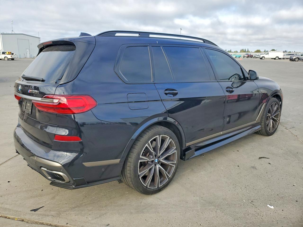 2020 BMW X7 M50I - zdjęcie 3
