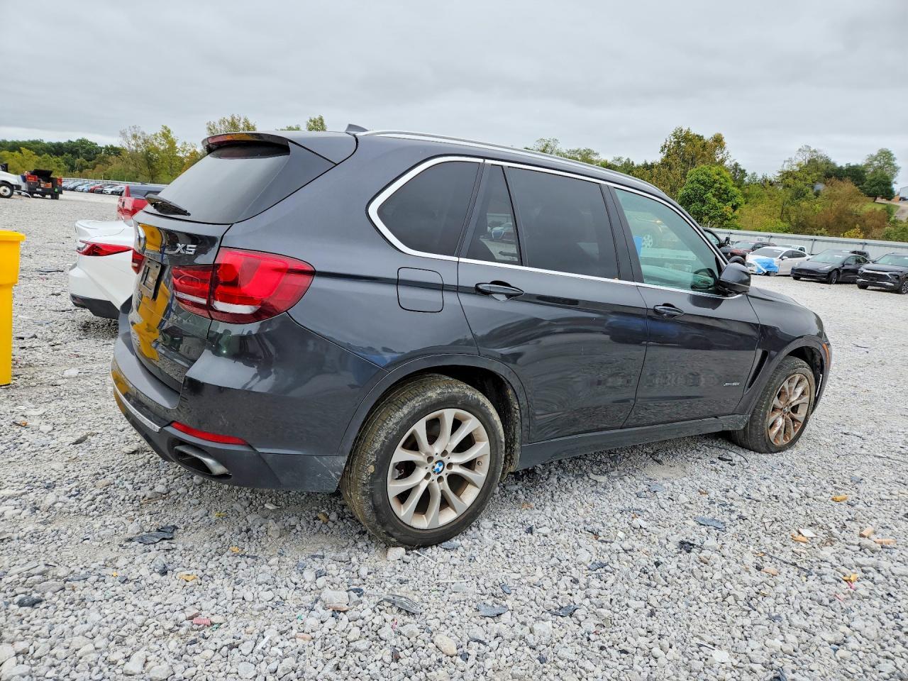 2015 BMW X5 xDrive50I - zdjęcie 3